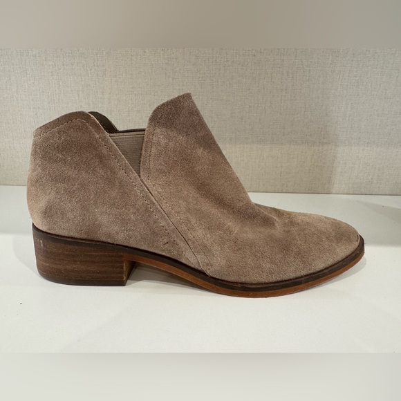 Dolce Vita Taupe Suede Pull On Ankle Bootie Stacked Heel, 9.5, Pre-owned - Picture 6 of 11